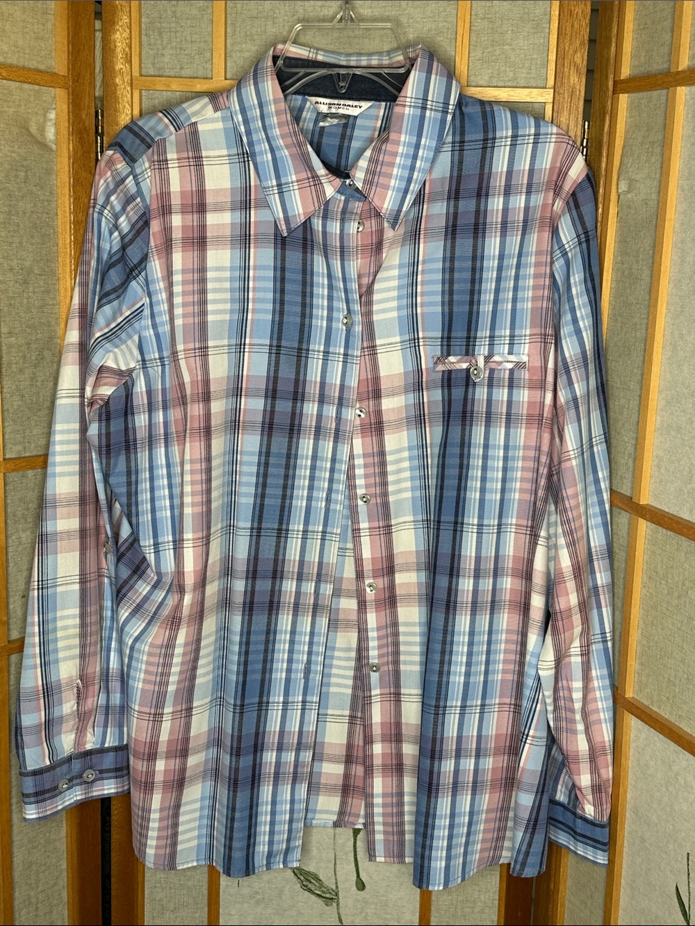 Alison Daley Women’s 18W Blue & Pink Plaid Button-Front Blouse - Picture 4 of 13